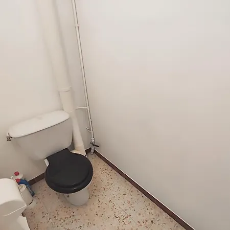 4 Bedroom Cozy In Agde Prázdninový dům