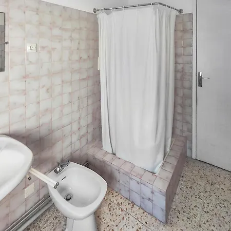 4 Bedroom Cozy In Agde Le Grau-dʼAgde