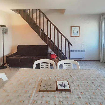 4 Bedroom Cozy In Agde Prázdninový dům *