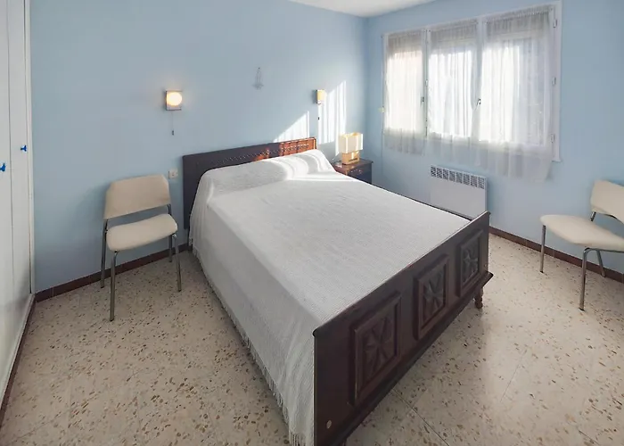 Дом отдыха 4 Bedroom In Agde