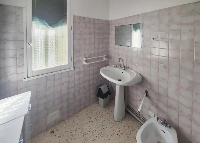 Дом отдыха 4 Bedroom In Agde Ле-Гро-д'Агд