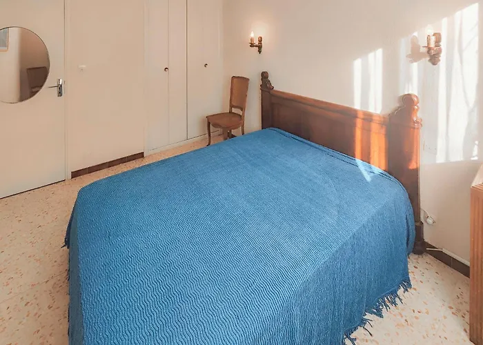 Дом отдыха 4 Bedroom In Agde